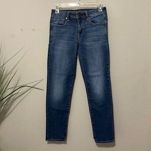 AMERICAN EAGLE OUTFITTERS DENIM SKINNY JEANS